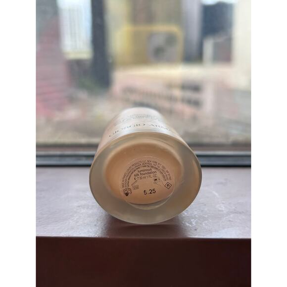 Giorgio Armani luminous silk foundation - Picture 2 of 2